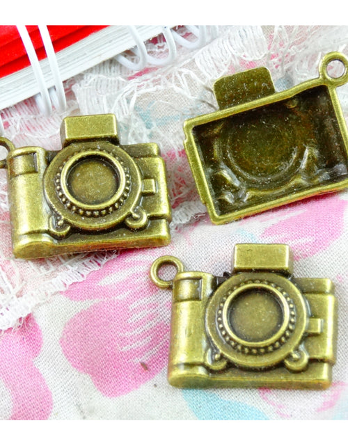 Load image into Gallery viewer, Charm Pendant